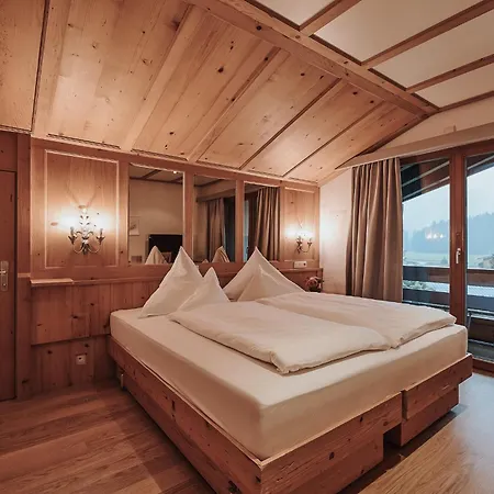 Austria Hotel 4*